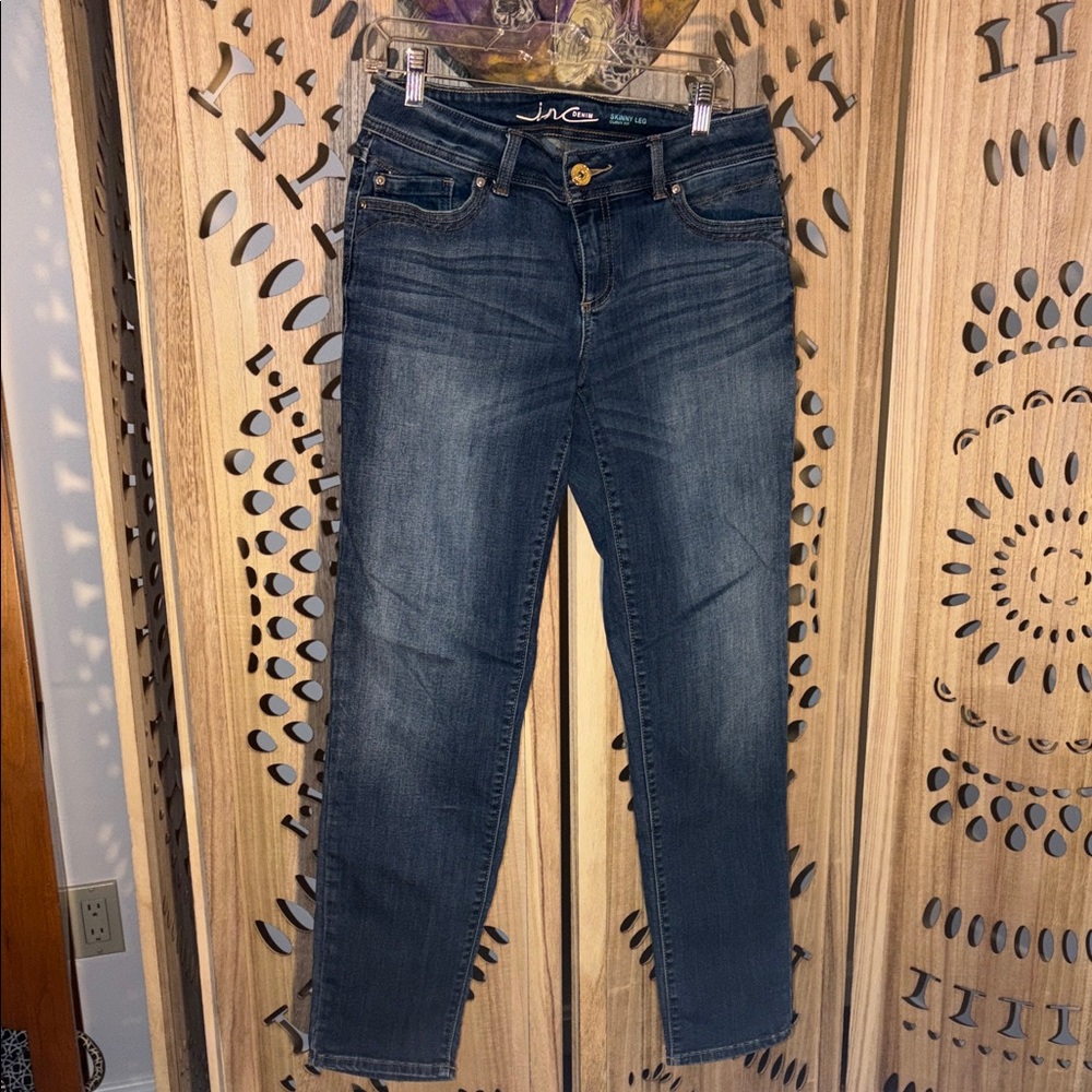 INC DENIM / SKINNY LEG / CURVY FIT / SIZE 6